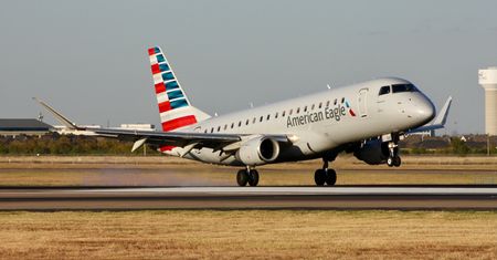 Turbulencje nad Florydą: Embraer E175 stracił 120 metrów pułapu