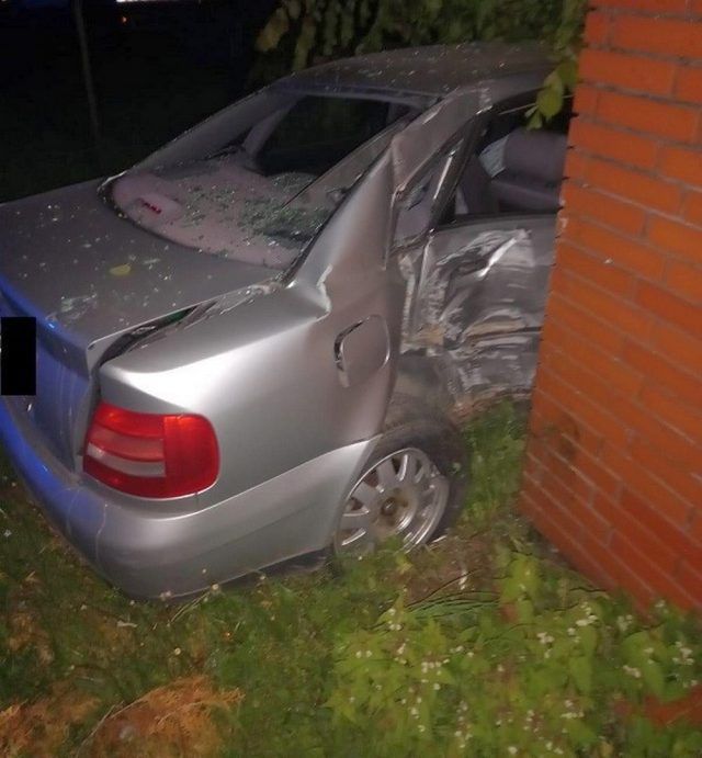 Fot. Licencjodawca. Pijany wjechał audi w pojazd Straży Granicznej