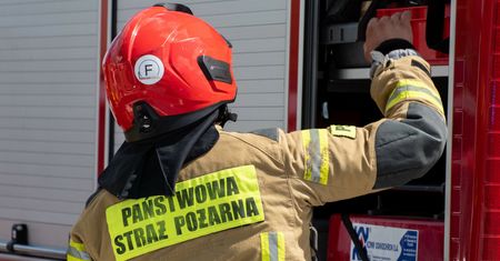 Czarny dym nad Warszawą. Płonie sklep rowerowy