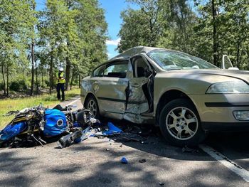Motocyklista ranny po zderzeniu. Kierująca zajechała mu drogę