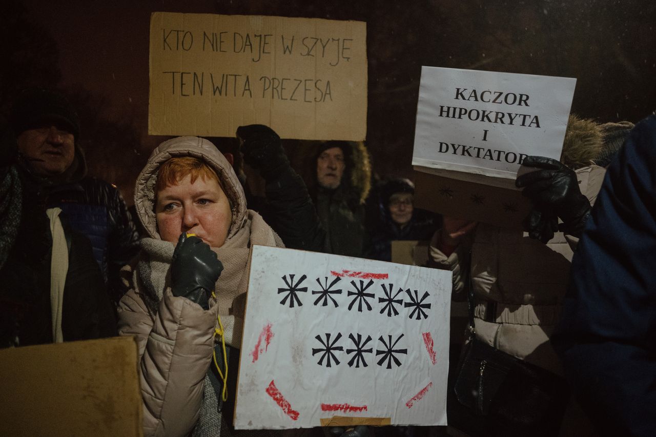 "Złodzieje! Tchórze!". Jarosław Kaczyński przyjechał na Pomorze