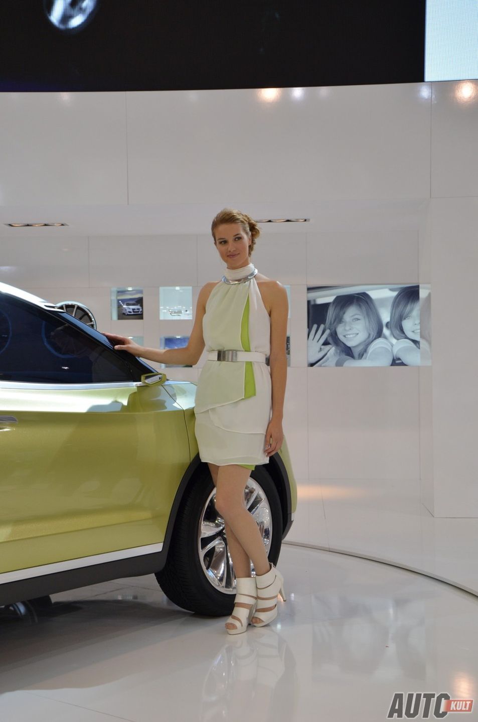 Hostessy z Paris Motor Show 2012 [galeria] 2