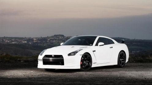 Nissan-Gt-R-bialy-mat