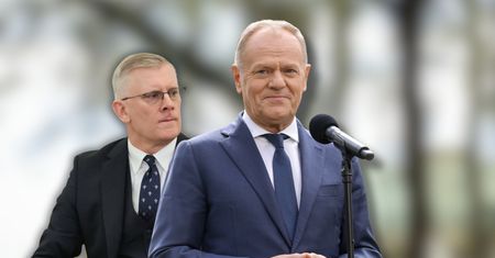Tusk o dymisji Sławomira Cenckiewicza. Wskazuje na krwawą walkę w Pałacu