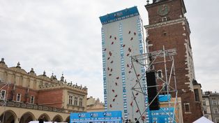 Ludzie-pająki na Rynku Głównym w Krakowie. Zapowiada się widowisko