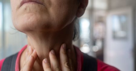 Najważniejsze witaminy i minerały dla zdrowia tarczycy. Na co zwracają uwagę eksperci?