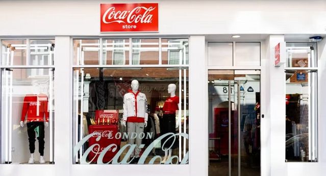 Nowy sklep Coca-Coli ma budować miłość do marki