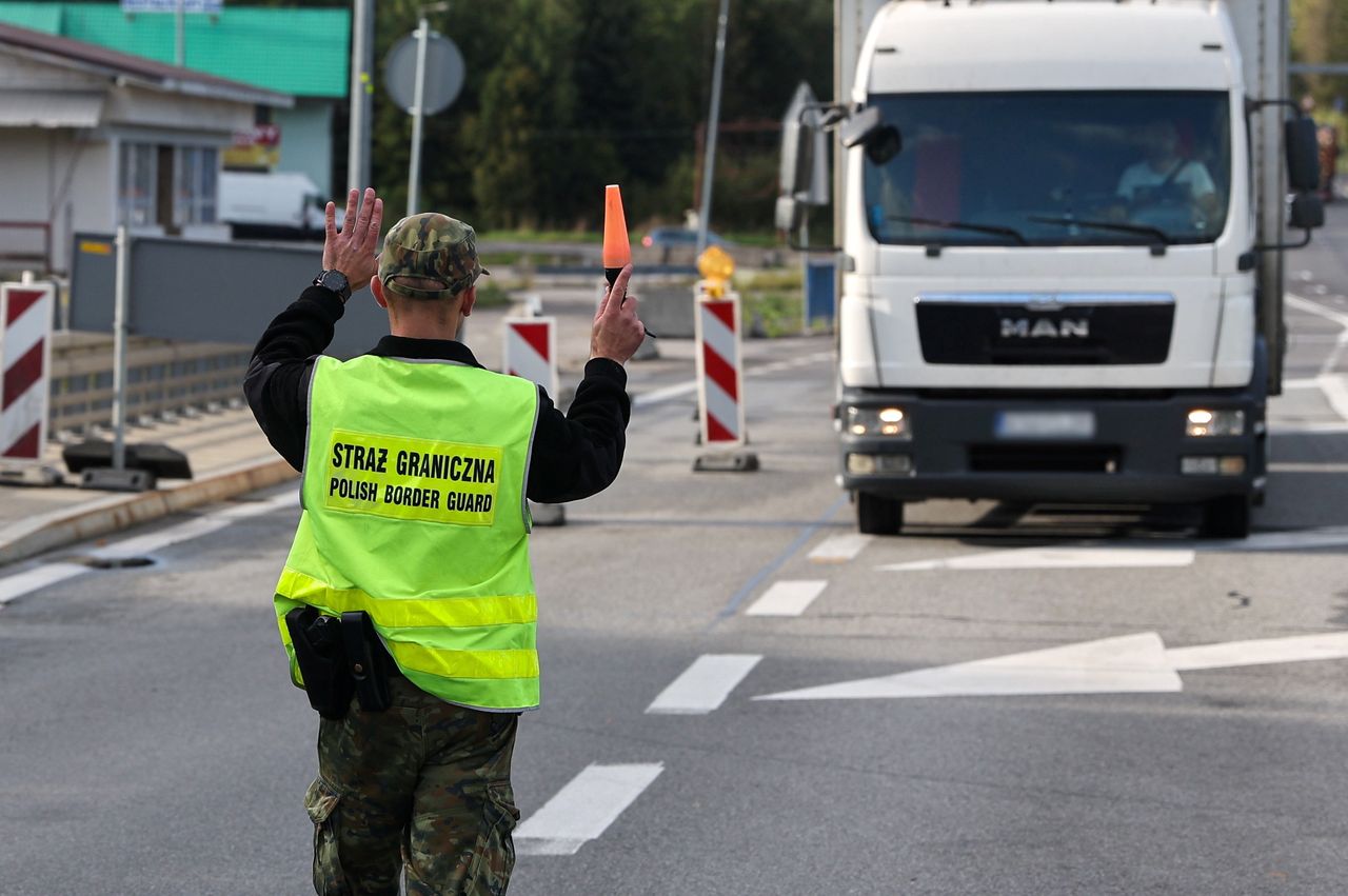 Na granicy w Jurgowie utworzyła się długa kolejka