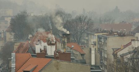 Polska odmiana smogu. Szczególnie szkodliwa dla młodych kobiet