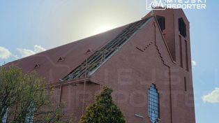 Siedlce: Silne porywy wiatru zerwały dach kościoła. Na miejscu działają służby