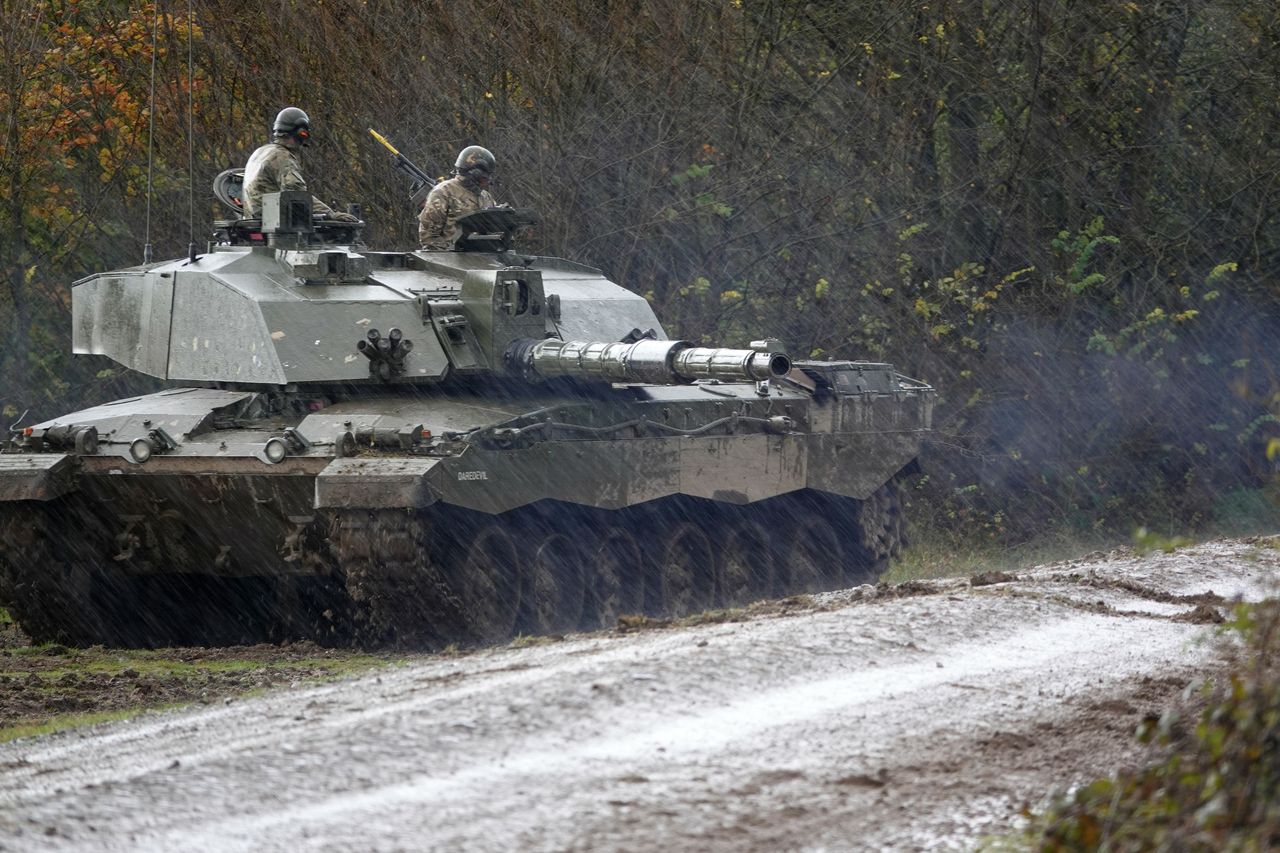 Amunicja ze zubożonym uranem dla Ukrainy. To pociski do Challengerów 2