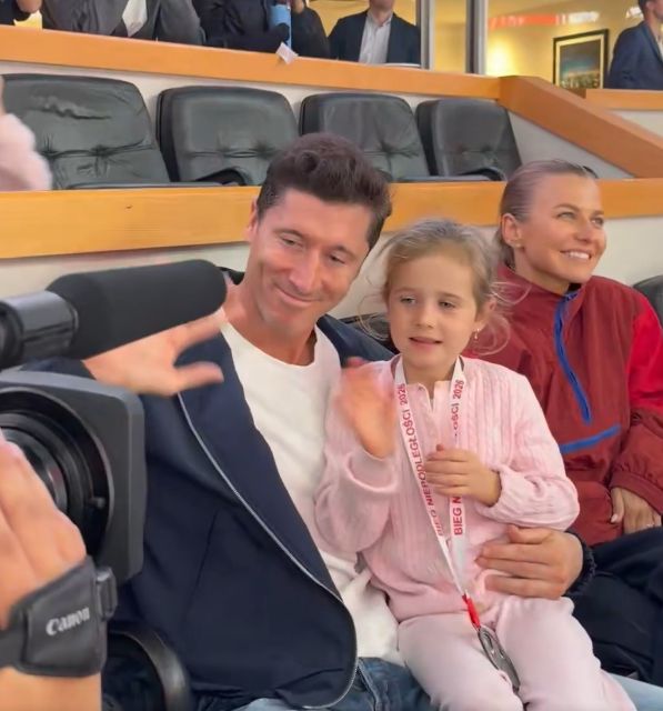 Robert Lewandowski zabrał rodzinkę na mecz hokeja 