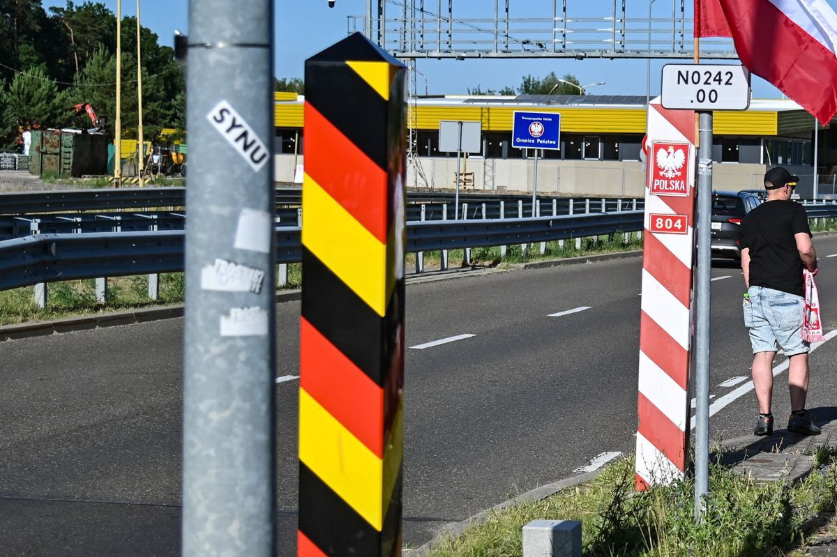Niemcy wydali ostrzeżenie ws. podróży do Polski. "Nie zabieraj"