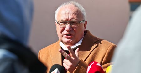 Groźna choroba wróciła do Polski. Prof. Simon komentuje
