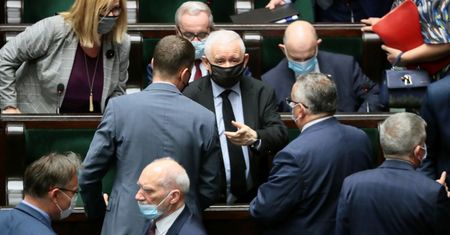 PiS idzie po bandzie. Dymisja Gowina i głosowanie ws. "lex TVN" może przesądzić o wcześniejszych wyborach