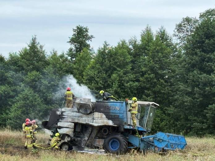 Szczybały Orłowskie: Zaczęło się od kombajnu, spłonęło pół pola! Dramatyczna akcja strażaków!