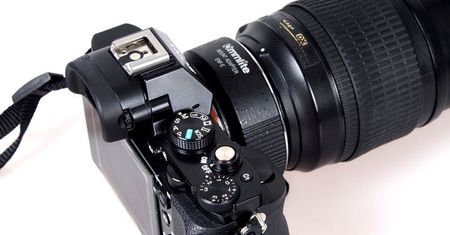 Pierwszy adapter Nikon F na Sony E z autofokusem