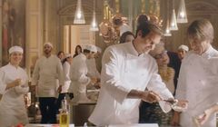 Roger Federer daje kuchenny popis w reklamie makaronów Barilla