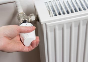 Chcesz niższych rachunków za ogrzewanie? Ustaw pokrętło w tej pozycji