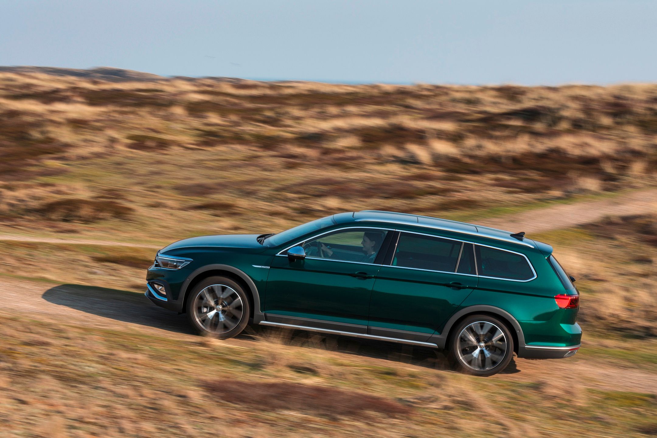 Od razu do oferty "wskakuje" Volkswagen Passat Variant Alltrack