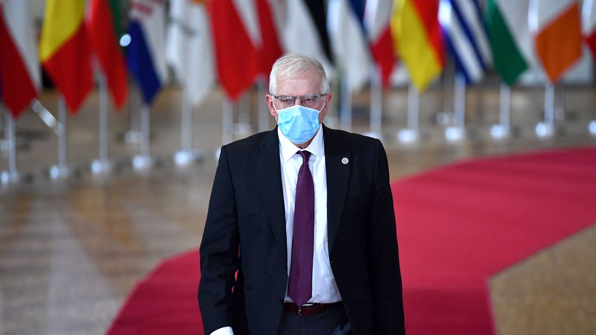 Josep Borrell ogłosił sankcje personalne na Putina 