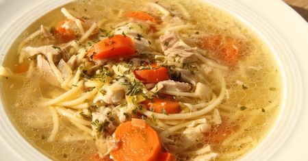 Ląduje w rosole i zapycha tętnice. Najgorszy dodatek do zupy