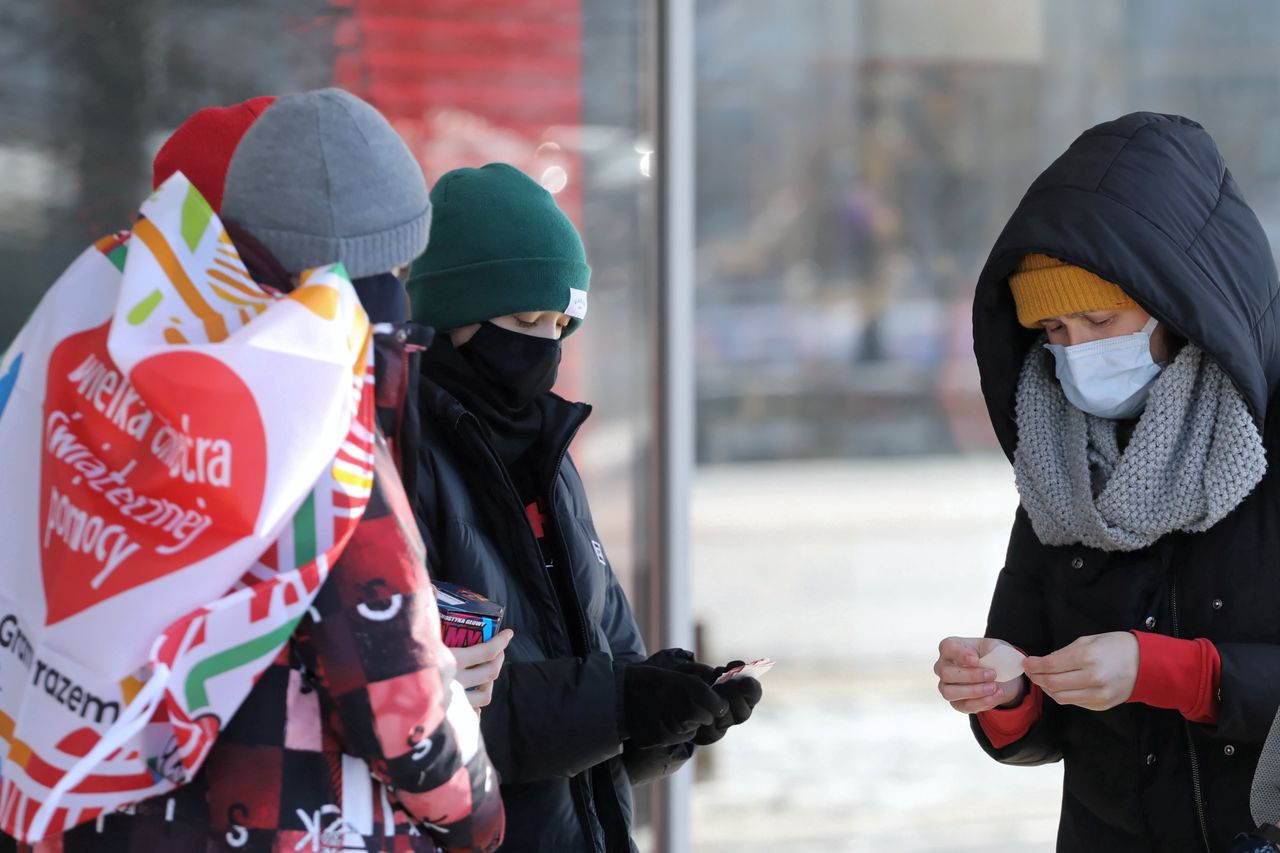 WOŚP. Ksiądz miał zwyzywać wolontariuszki. Jego zdaniem to "szumowiny"