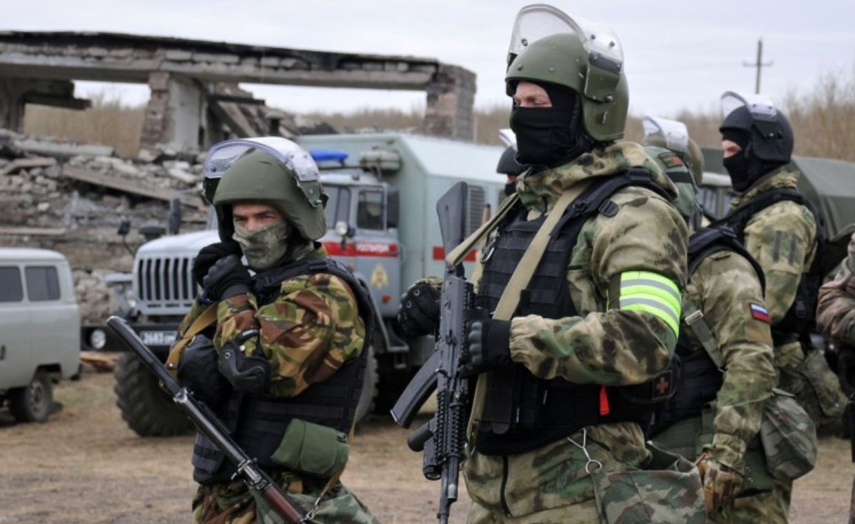 Armed soldier's escape in Rostov sparks massive manhunt