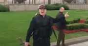 Białoruś. Łukaszenka z karabinem. Stanowcze stanowisko prezydenta