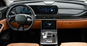 Wnętrze nowoczesnego samochodu