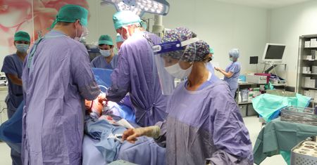 Koronawirus w Polsce. MZ: Zakażenie potwierdzono u ponad 1,3 tys. lekarzy, 3 tys. pielęgniarek i 100 diagnostów