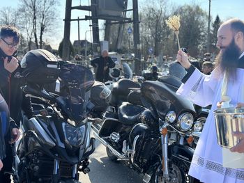 Motoświęconka 2026 w Gorzycach. Motocykliści z całego regionu przybyli z koszyczkami wielkanocnymi. Organizatorem Moto Sandomierz