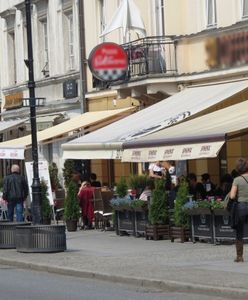 Kontrowersje wokół obiektów w pasie drogowym. "Zasady są równe dla wszystkich"