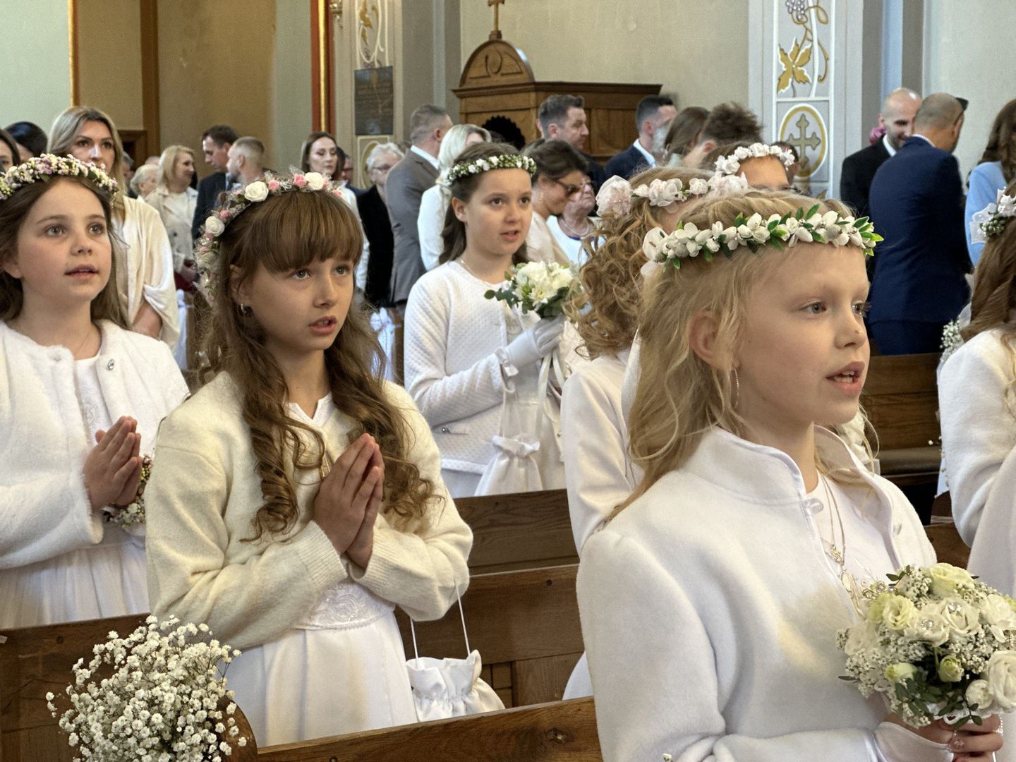Pierwsza Komunia Święta w parafii w Bełchatowie-Grocholicach. Piękna uroczystość