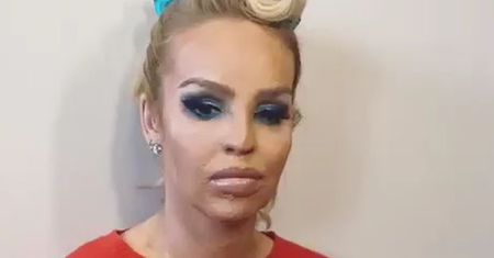 Oprawca Katie Piper wyszedł z więzienia. "Fakt, że wrócił do Londynu jest niepokojący"