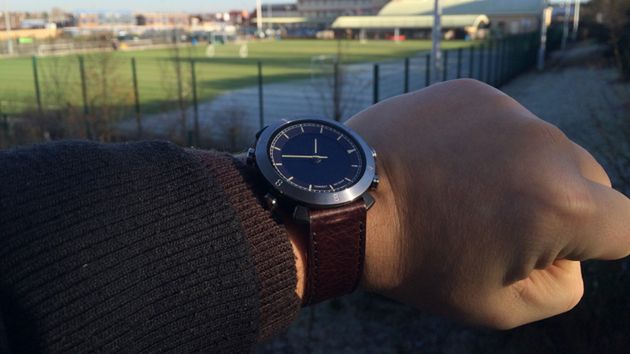 Cogito Classic - test analogowego zegarka z cyfrowym wyświetlaczem dla urządzeń z iOS oraz Androidem 1