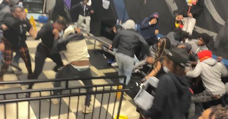 Nie taki hit sieci chcieli nakręcić. Wielka rozróba w parku trampolin. Nagranie