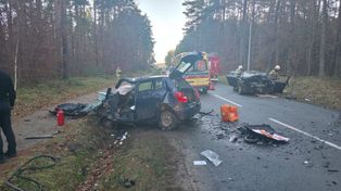 Woj. pomorskie: Poważny wypadek na drodze wojewódzkiej 468 – trasa całkowicie zablokowana