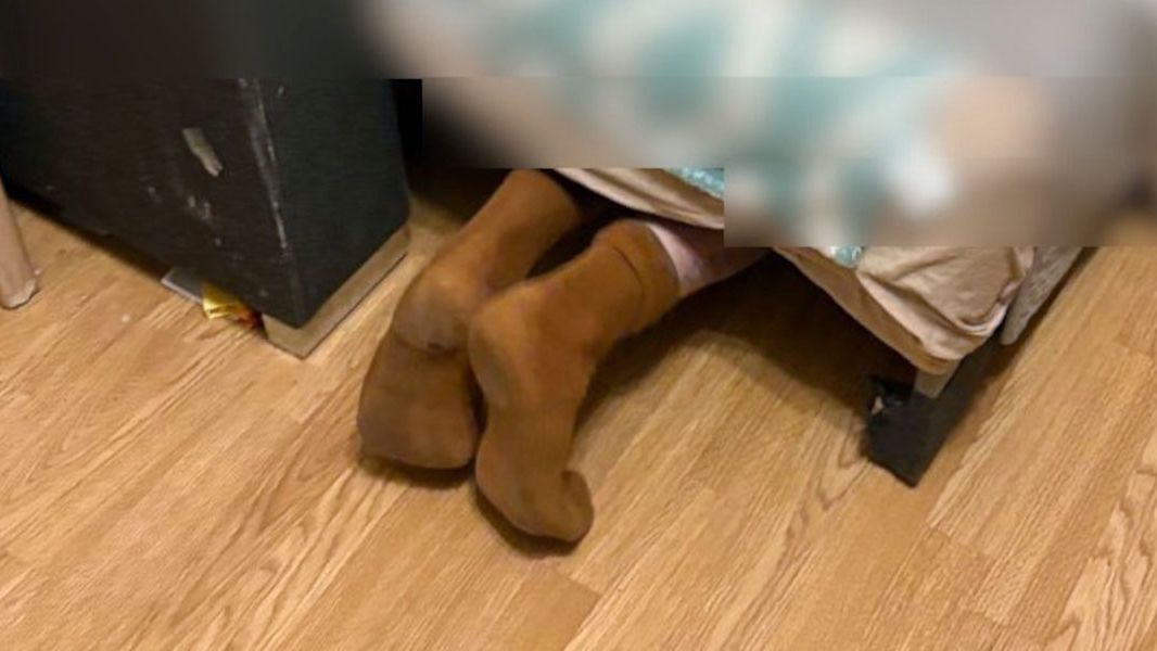 44-latek chciał ukryć się pod łóżkiem