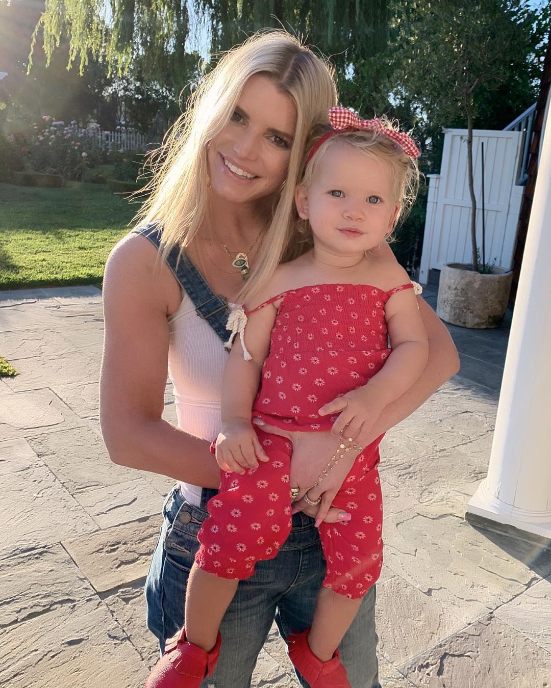 Jessica Simpson cieszy się, że zmieściła się w dżinsy