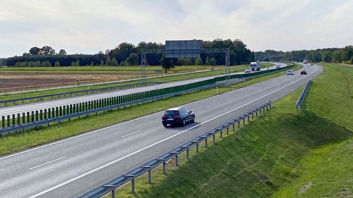 Autostradą trzeba jechać, jeśli można. Jednak nie za wolno.