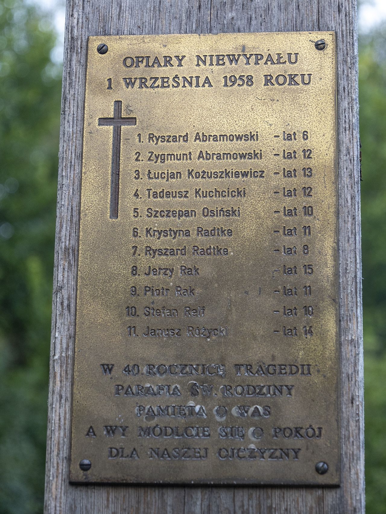 Spotkanie pod krzyżem 1 września, w rocznicę niewybuchu w Pile.