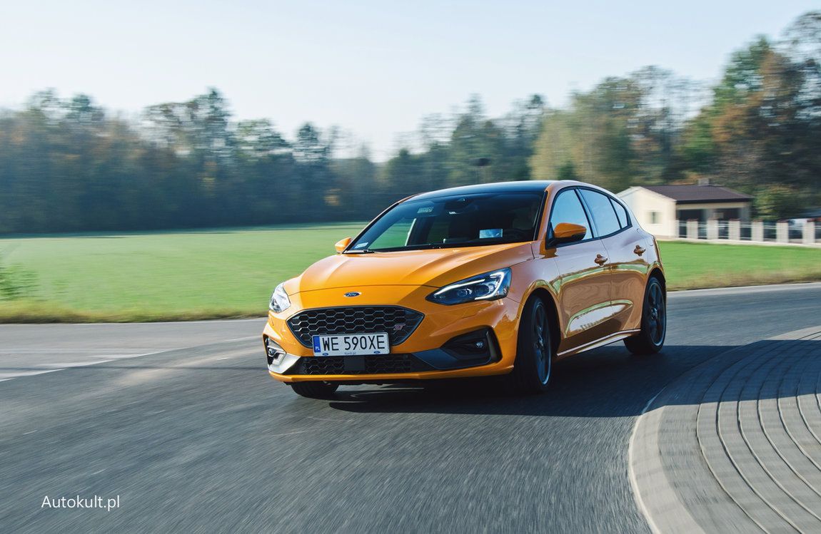 Ford Focus ST nareszcie z automatem. Niestety, 7-biegowa skrzynia pogarsza osiągi