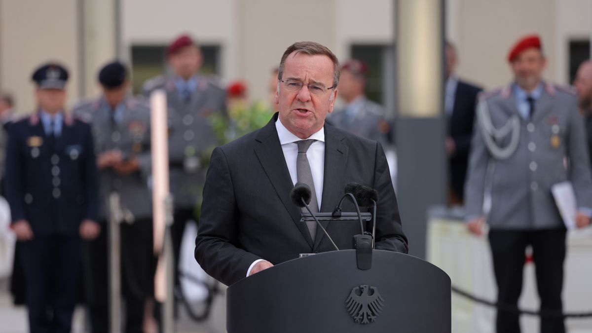 BERLIN, GERMANY - APRIL 11: German Defence Minister Boris Pistorius speaks during a final muster of troops of the Bundeswehr, Germany's armed forces, who served in the international MINUSMA (United Nations Multidimensional Integrated Stabilization Mission in Mali) and EUTM peacekeeping missions in Mali on April 11, 2024 in Berlin, Germany. Over 26,000 German troops served in the missions until the last were finally withdrawn at the end of 2023 following the termination of the mission by the Malian government. (Photo by Sean Gallup/Getty Images)