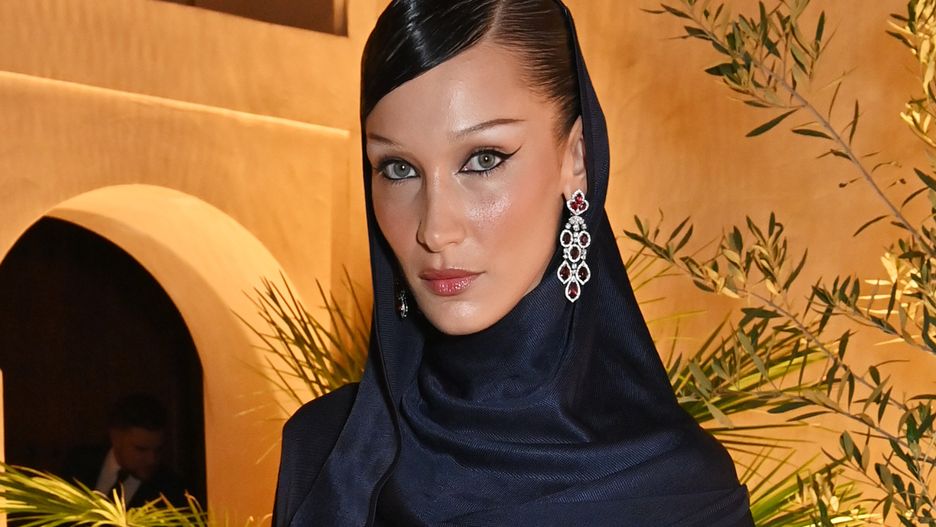 Bella Hadid pokochała modę z lat 90.