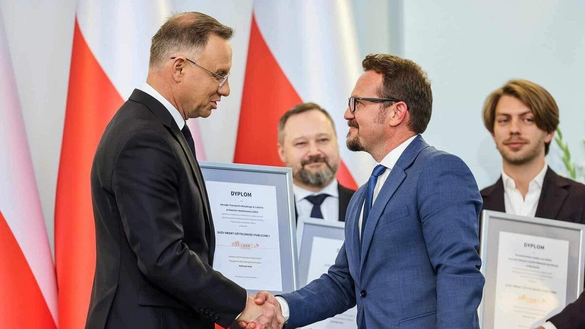 Dworzec Lublin z nagrodą od Prezydenta Andrzeja Dudy | fot. Dworzec Lublin