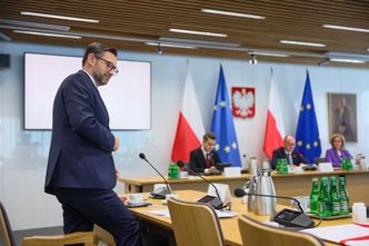 Miały odsłaniać kulisy polityki, a stały się narzędziem walki. "Mamy inflację komisji"