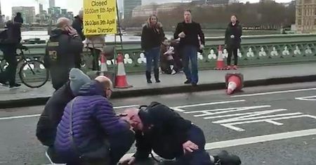 ZDJĘCIA TYGODNIA: zamach terrorystyczny w Londynie, Piotr K. w kajdankach i łysa Brodka