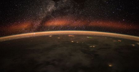 Tak wyglądają spadające gwiazdy z kosmosu. NASA pokazała zdjęcia
