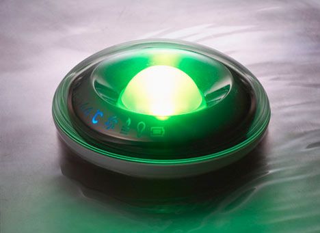 LED Bath Light zmienia kolor wody w wannie w zależności od temperatury